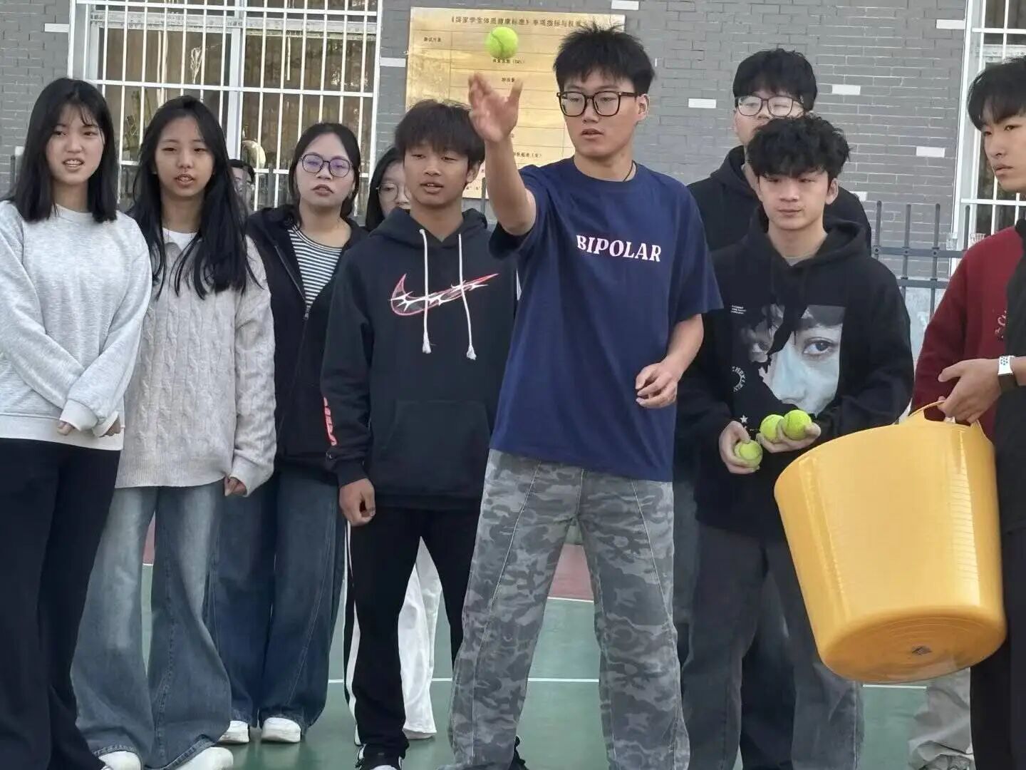 71163
