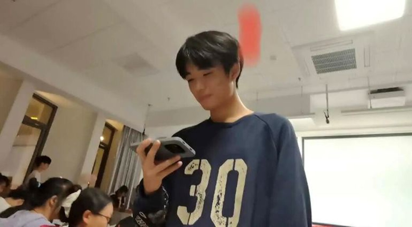 85928
